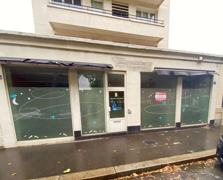 Retail in Le Havre for lease - Building Photo - Image 1 of 7