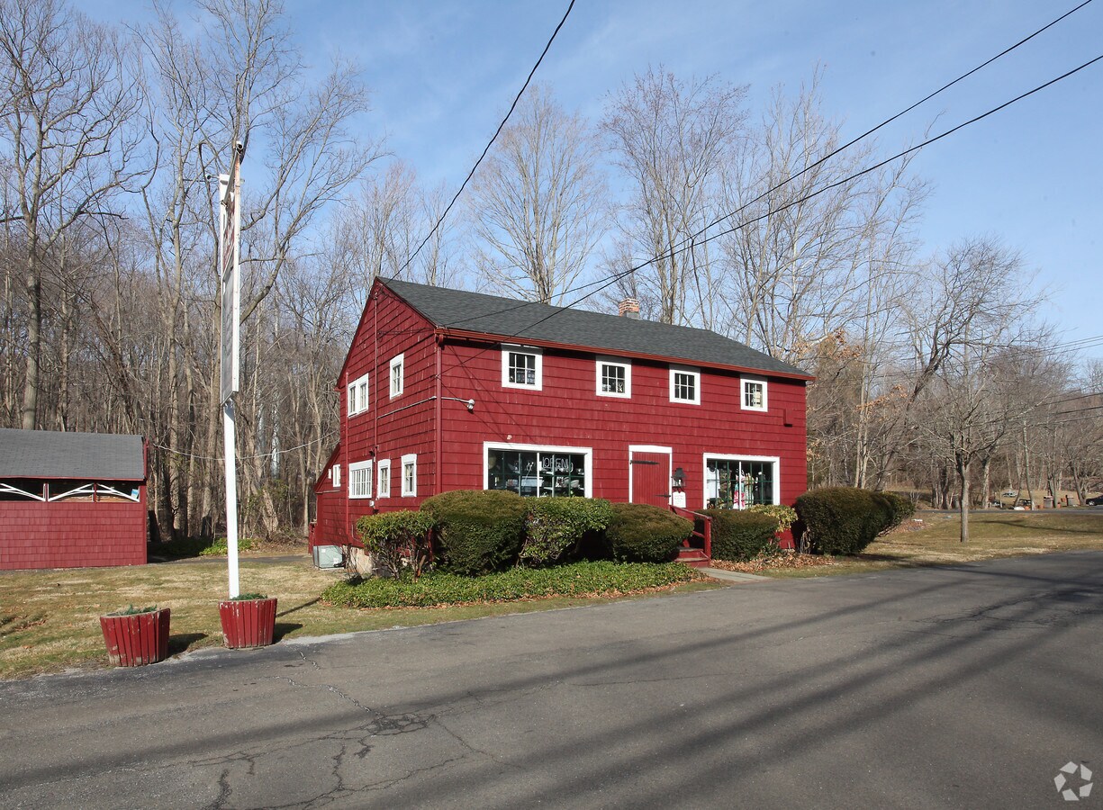 378 Amity Rd, Woodbridge, CT 06525