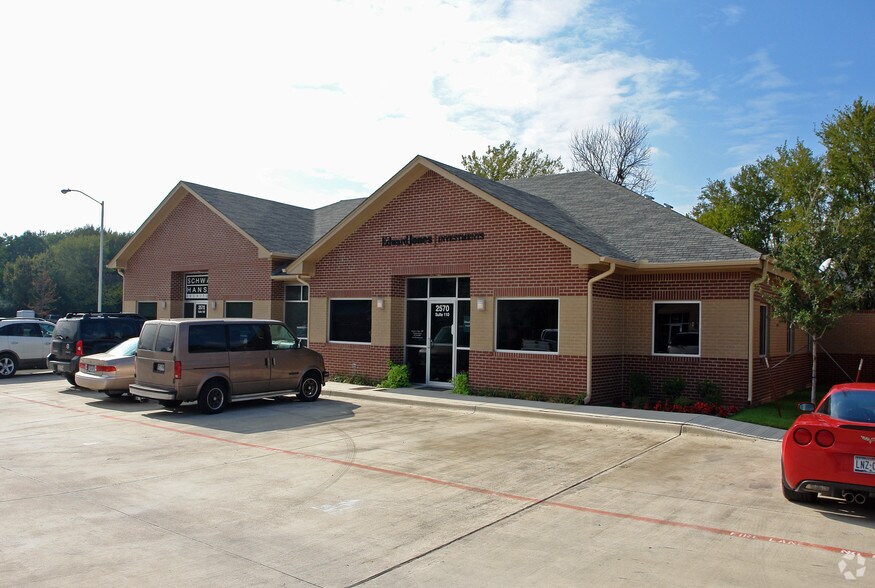 2570 River Park Dr, Fort Worth, TX 76116