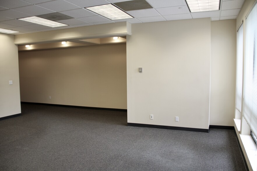 7599 Redwood Blvd, Novato, CA for lease - Interior Photo - Image 3 of 6