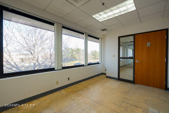 75 Sgt William B Terry Dr, Hingham, MA for lease Interior Photo- Image 2 of 4