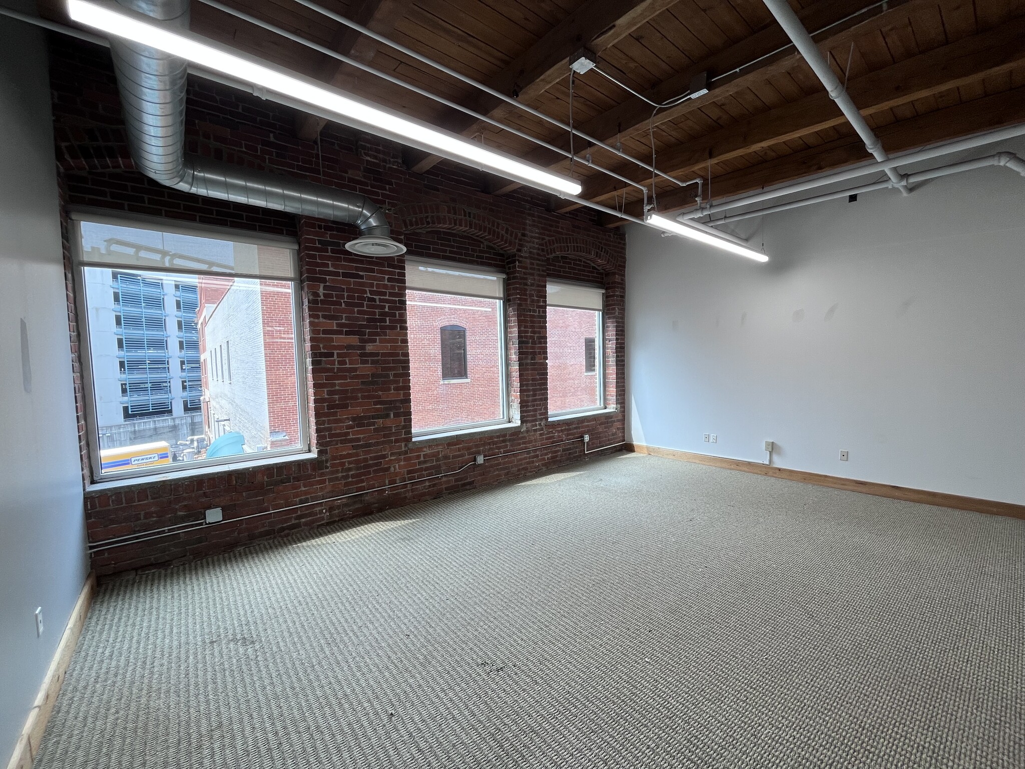 300 W Marconi Blvd, Columbus, OH for lease Interior Photo- Image 1 of 2