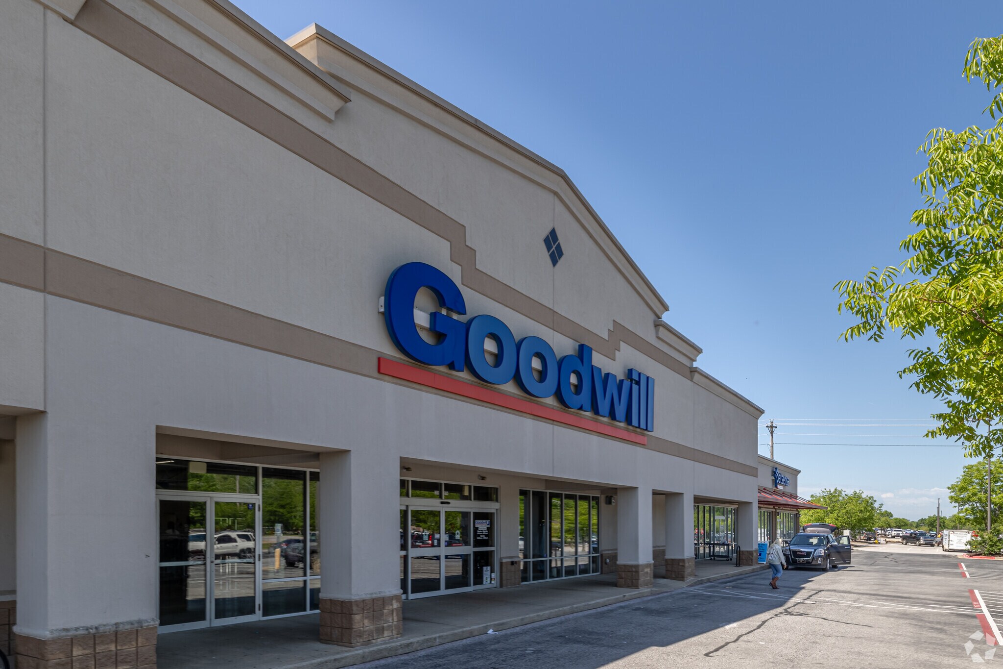 3049-3105 W Martin Luther King Blvd, Fayetteville, AR for sale Building Photo- Image 1 of 1