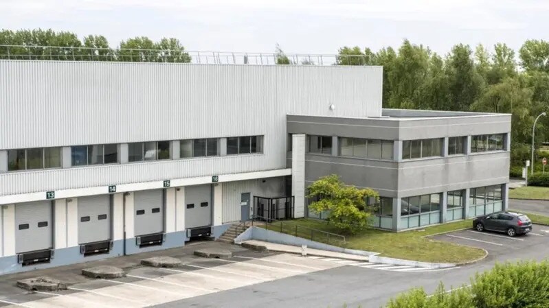 Industrial in Compans for lease Building Photo- Image 1 of 8