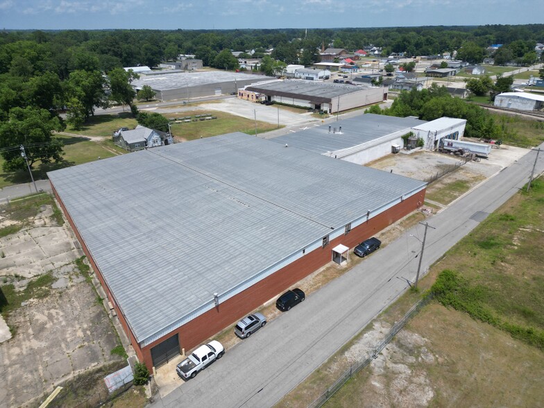 610 E 1st St, Lumberton, NC for sale - Building Photo - Image 1 of 6