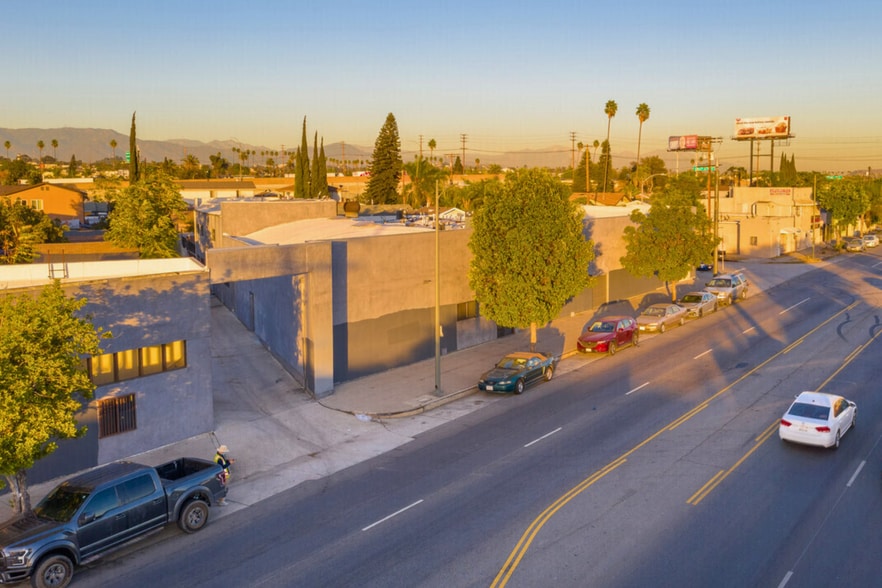 3751 E Olympic Blvd, Los Angeles, CA for lease - Building Photo - Image 2 of 6