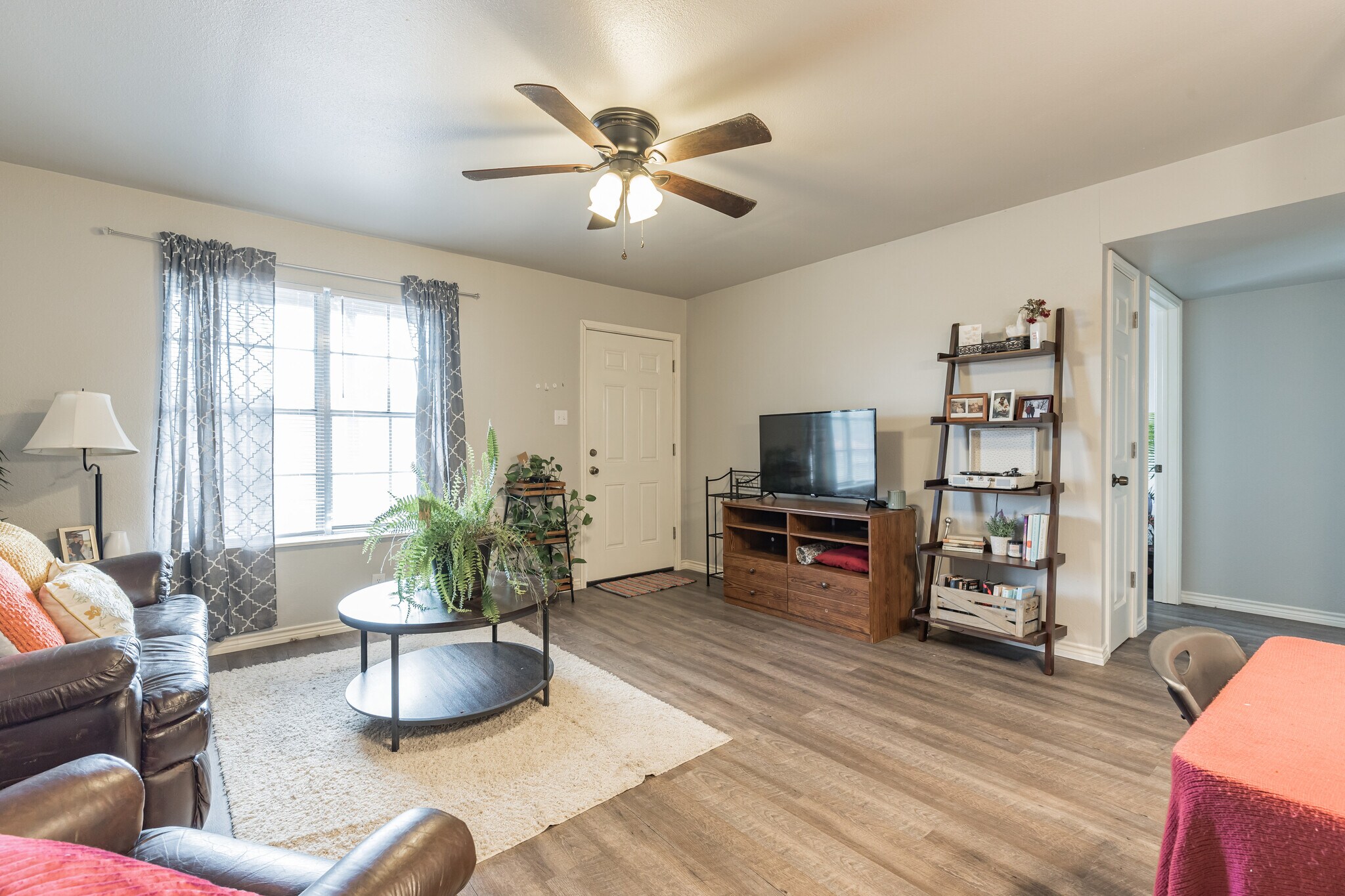 1304 Royal Ln, Cisco, TX for sale Primary Photo- Image 1 of 1