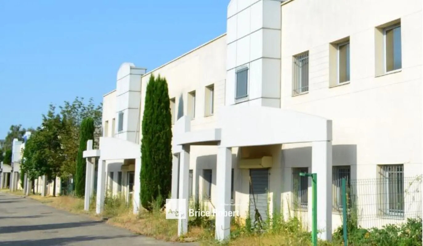 30 Rue Champ Dolin, Saint-Priest for sale Building Photo- Image 1 of 15