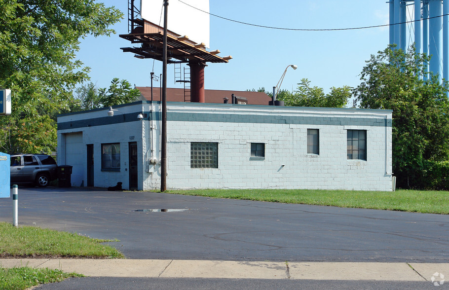 1227 Youngstown Rd SE, Warren, OH for sale - Primary Photo - Image 1 of 1