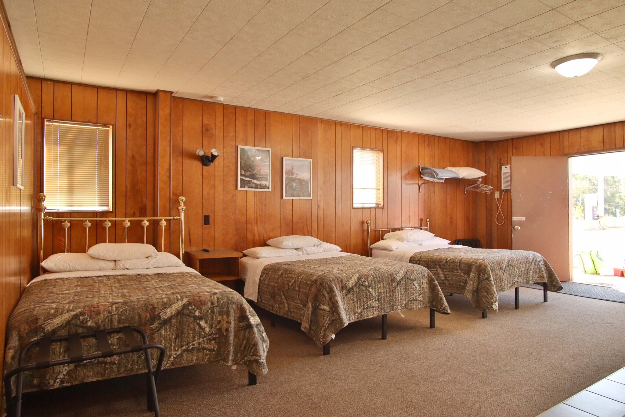 5 Southwinds Loop, Greenfield, MO 65661 Southwinds Motel