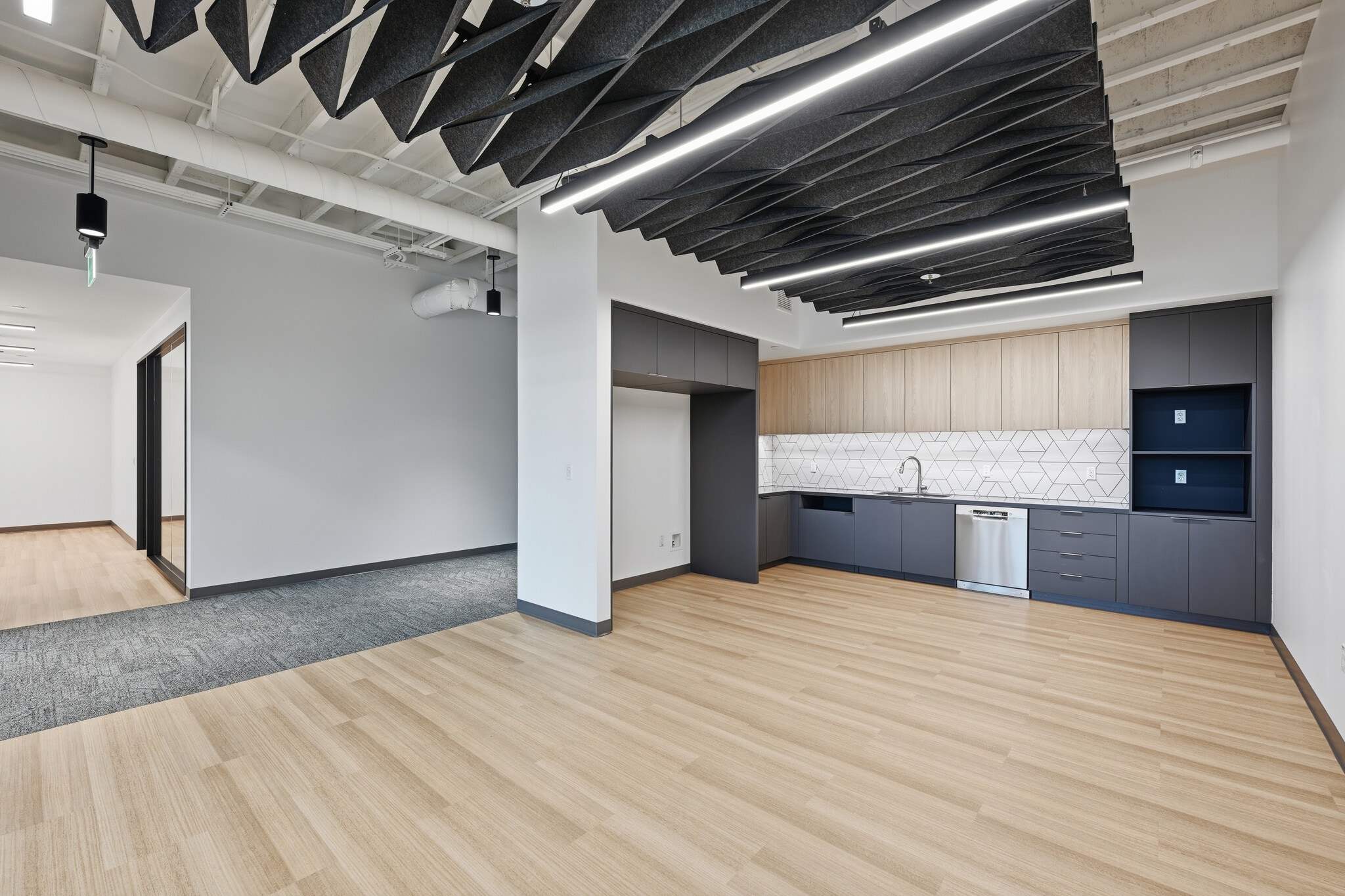 6815 Flanders Dr, San Diego, CA for lease Interior Photo- Image 1 of 10