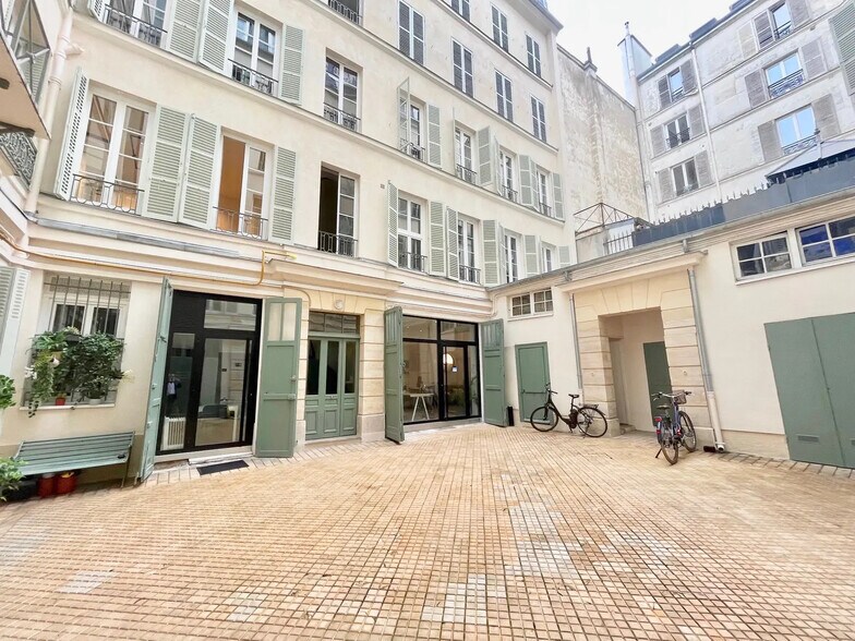 Office in Paris for lease - Building Photo - Image 2 of 6