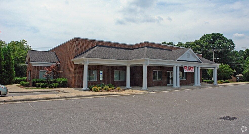 1209 E Garrison Blvd, Gastonia, NC 28054