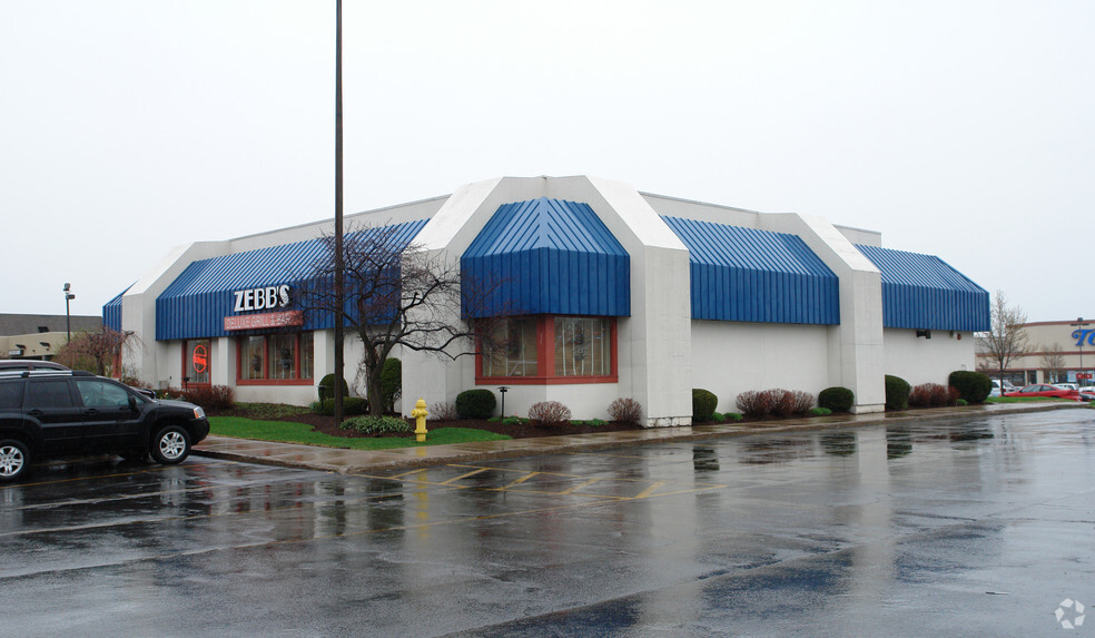 1890 S Clinton Ave, Rochester, NY for lease - Primary Photo - Image 1 of 4