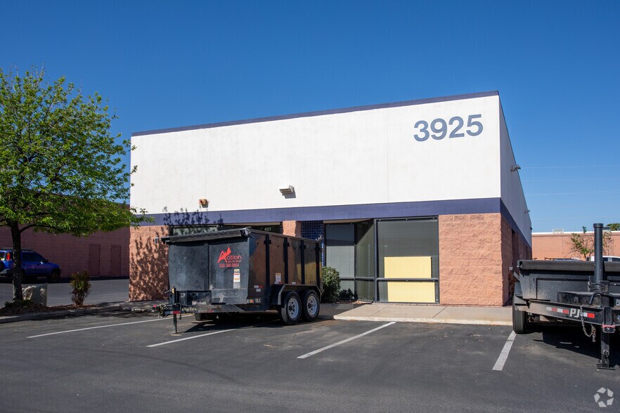 3925 E 29th St, Tucson, AZ for lease - Building Photo - Image 2 of 4