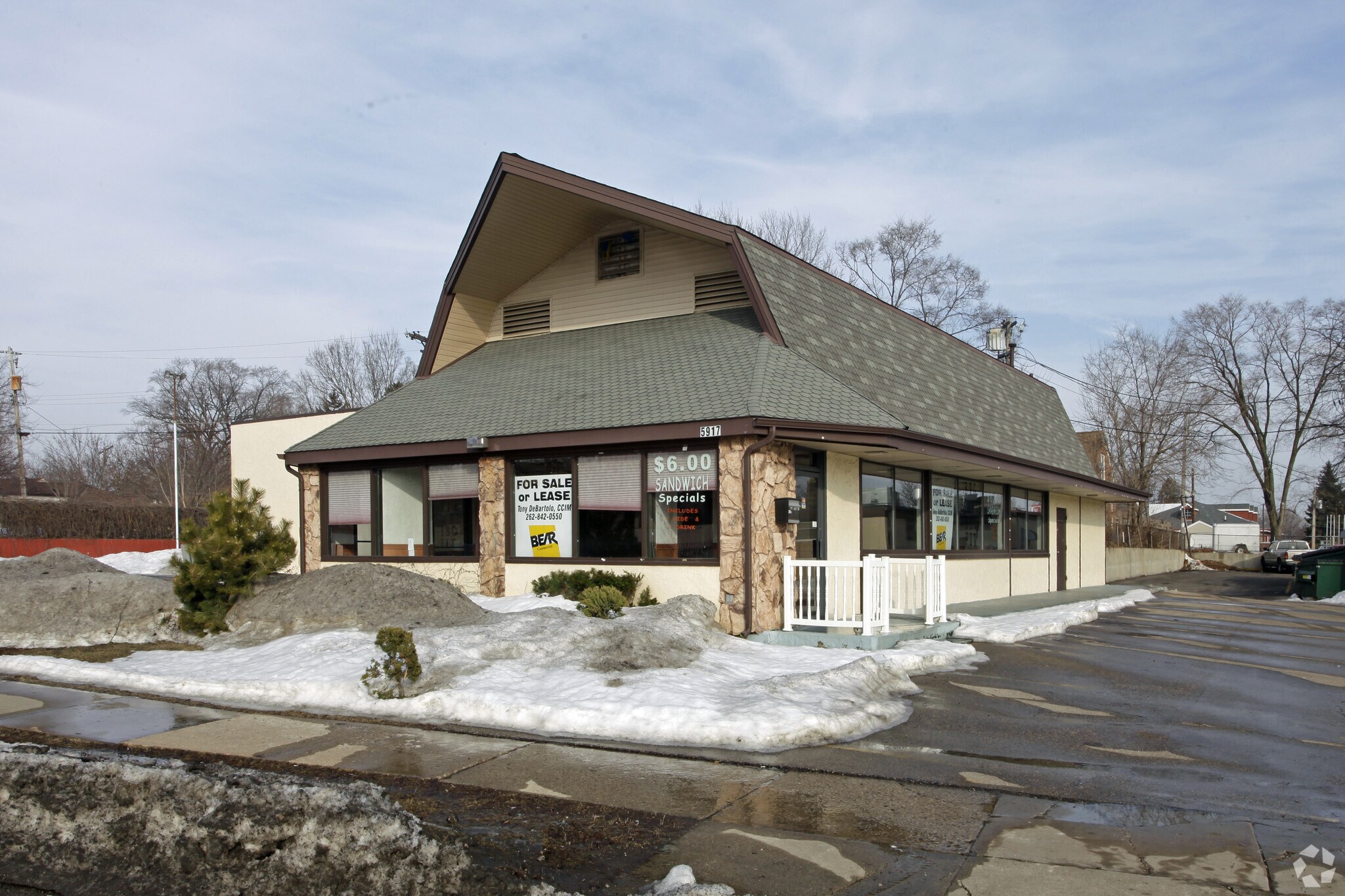 5917 39th Ave, Kenosha, WI for sale Primary Photo- Image 1 of 1