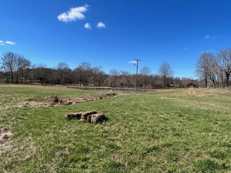 660 Fox Fire Rd, Milton, WV for sale - Building Photo - Image 3 of 32