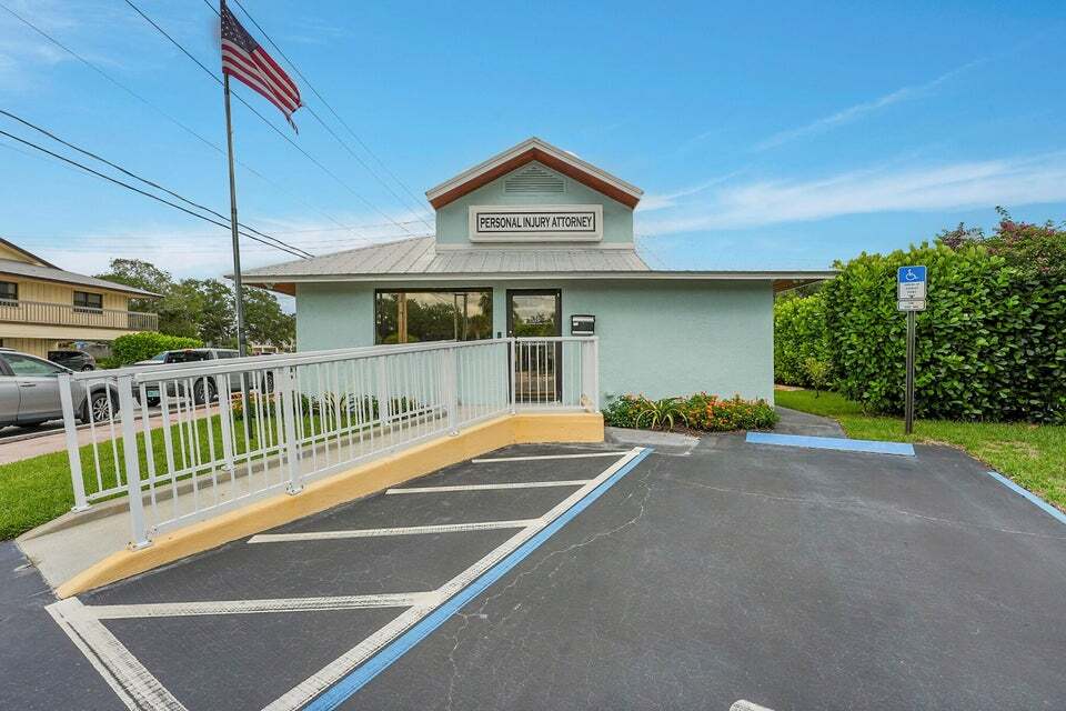 101 SE Martin Luther King Jr Blvd, Stuart, FL for sale Building Photo- Image 1 of 35
