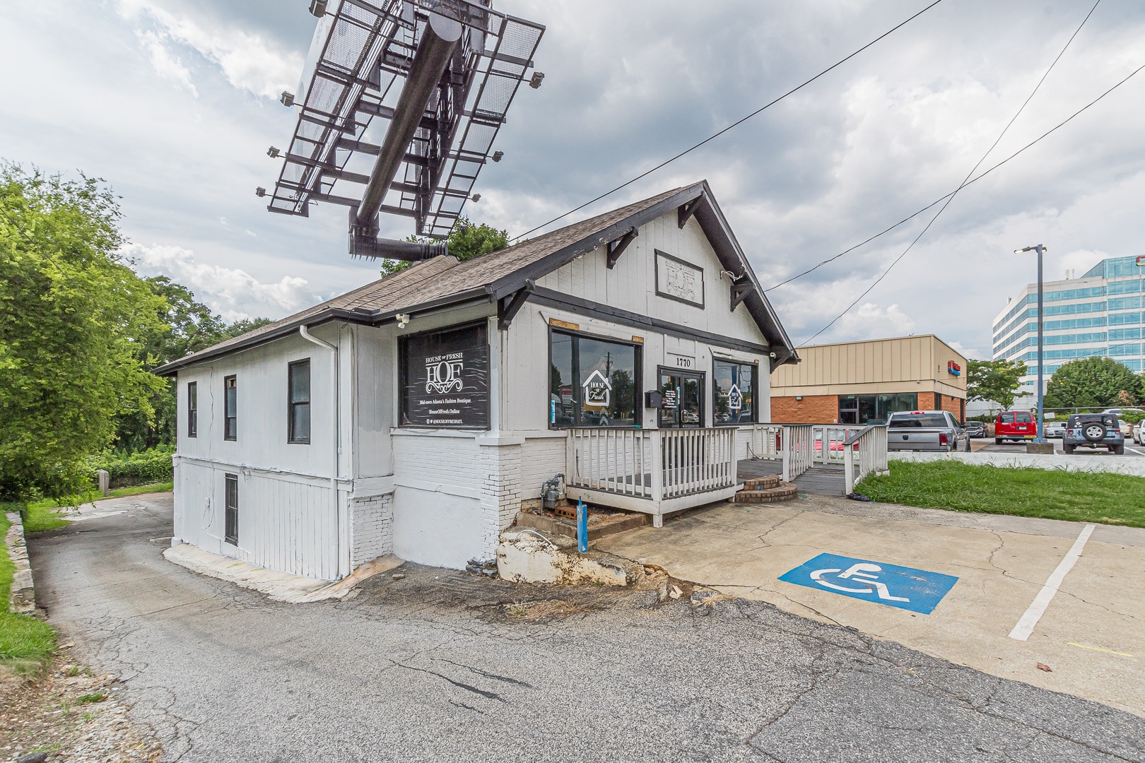 1770 NW Howell Mill Rd, Atlanta, GA for lease Building Photo- Image 1 of 13