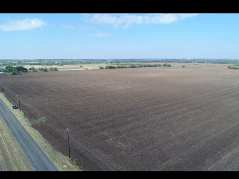 8676 Trainer Hale Rd, Schertz, TX for sale - Primary Photo - Image 1 of 1