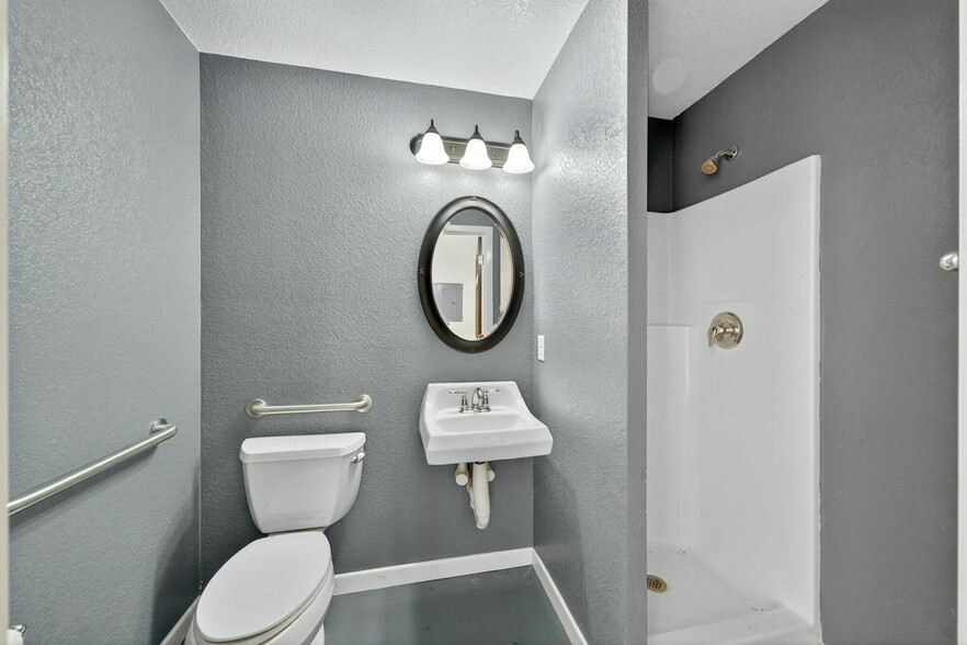 916 E Blanco Rd, Boerne, TX for lease - Building Photo - Image 3 of 3