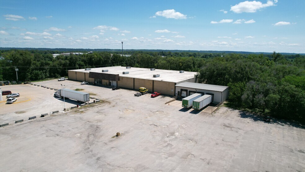 5012 Avenue O, Fort Madison, IA for sale - Building Photo - Image 3 of 11