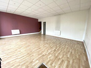 Office in Versailles for lease Interior Photo- Image 1 of 1