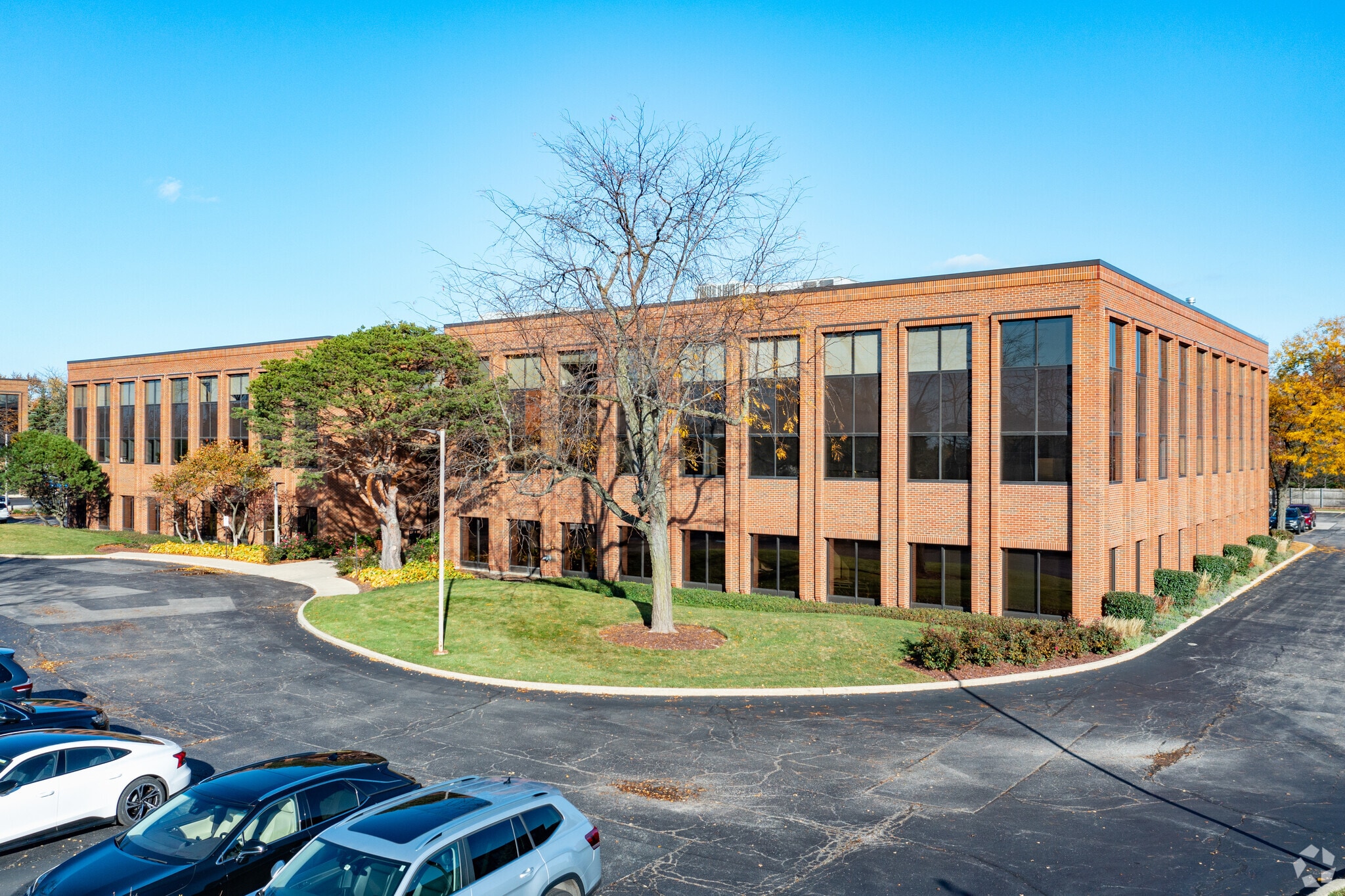 191 Waukegan Rd, Northfield, IL 60093 191 Waukegan Road Building