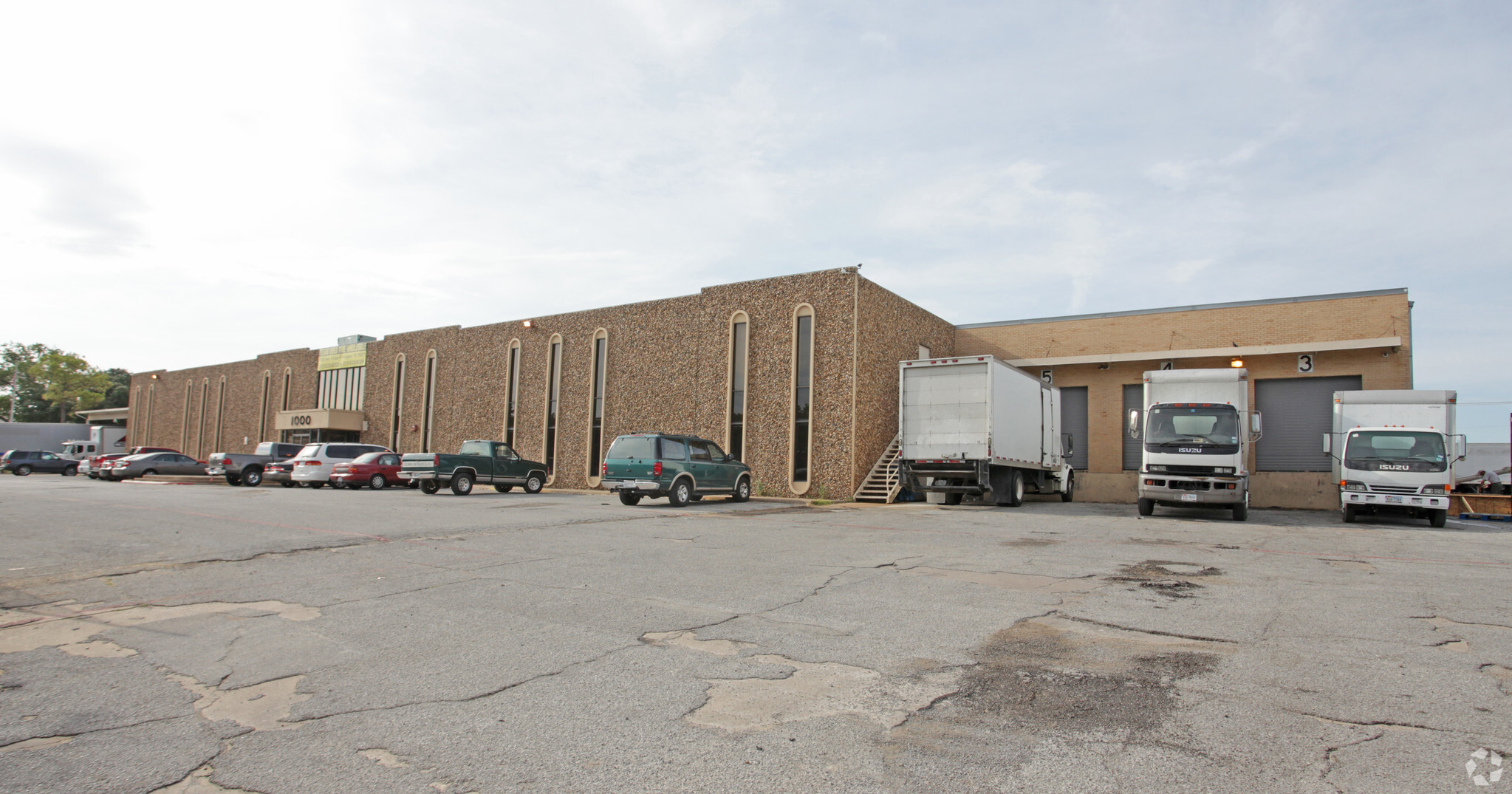 1000 Avenue H E, Arlington, TX for lease Building Photo- Image 1 of 7