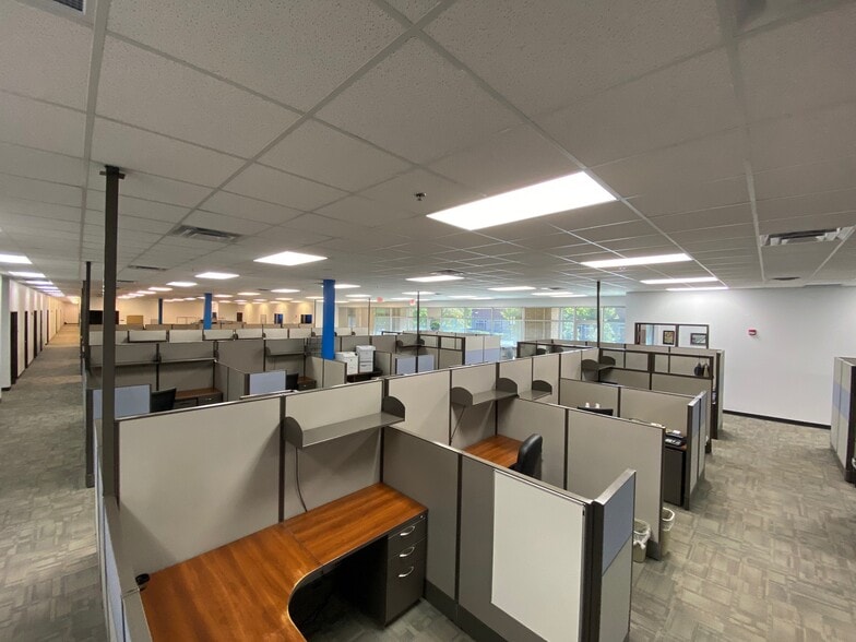 415 Duke Dr, Franklin, TN for lease - Interior Photo - Image 2 of 4