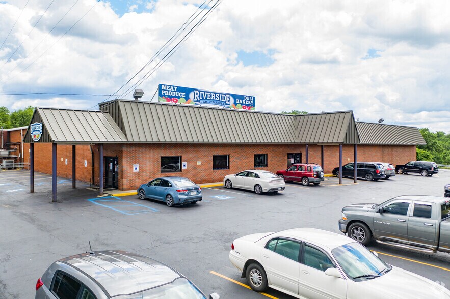 6047 National Pike, Grindstone, PA 15442