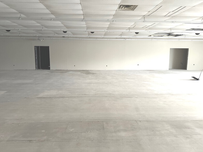 362 Stonewall Jackson Blvd, Orangeburg, SC for sale - Interior Photo - Image 3 of 17