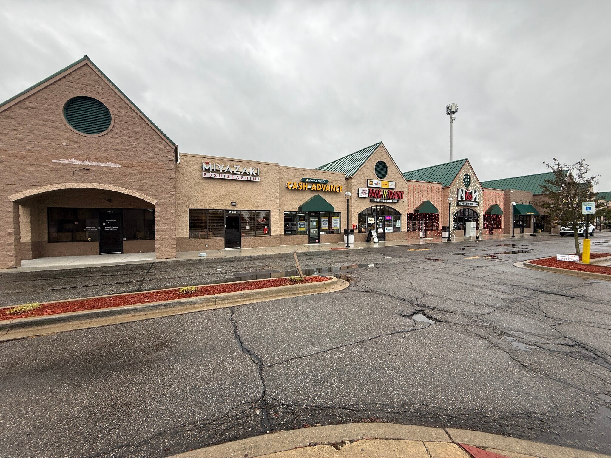 21300-21384 Hall Rd, Clinton Township, MI for sale Primary Photo- Image 1 of 1