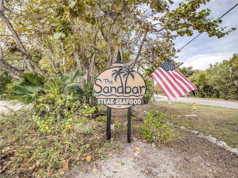 2761 W Gulf Dr, Sanibel, FL for sale - Primary Photo - Image 1 of 6