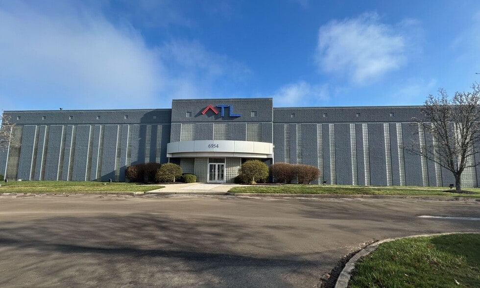 6954 Cornell Rd, Blue Ash, OH for lease - Building Photo - Image 1 of 1