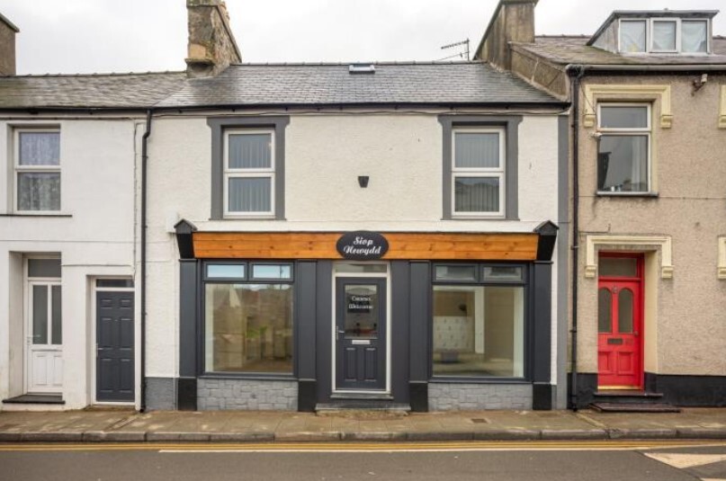 1A High St, Nefyn for sale - Primary Photo - Image 1 of 1