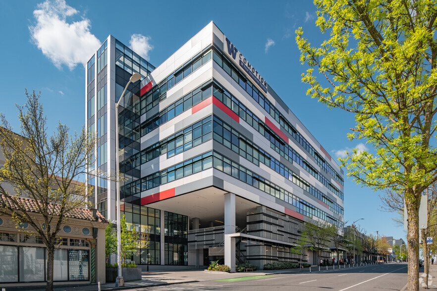 4545 Roosevelt Way NE, Seattle, WA for lease - Building Photo - Image 3 of 3