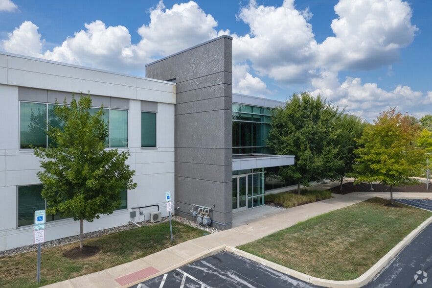 70 E Swedesford Rd, Malvern, PA for lease - Building Photo - Image 1 of 15