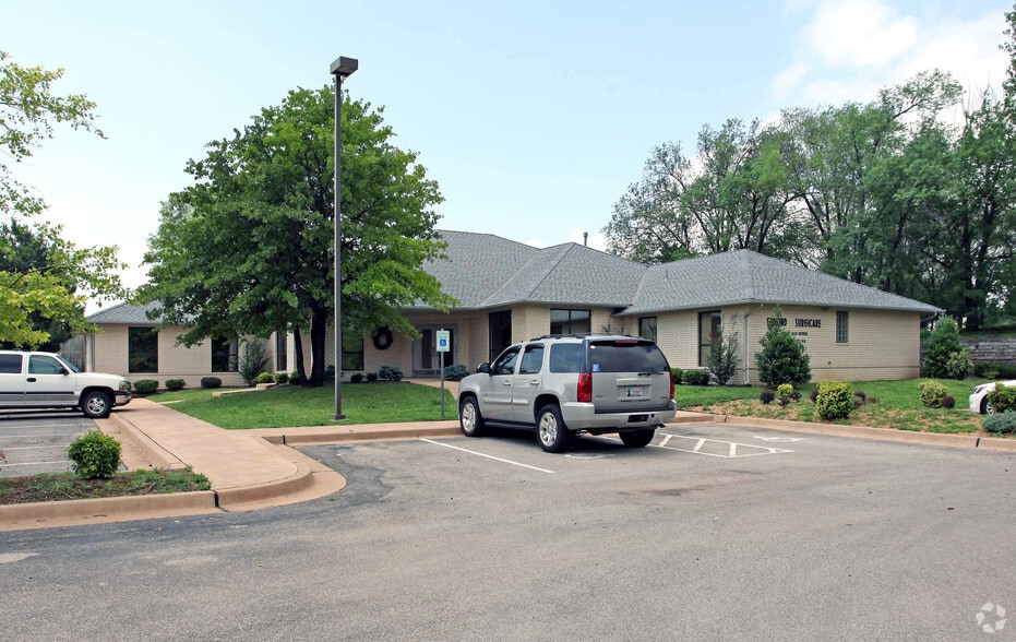 1600 Medical Center Dr, Edmond, OK for sale - Primary Photo - Image 1 of 1