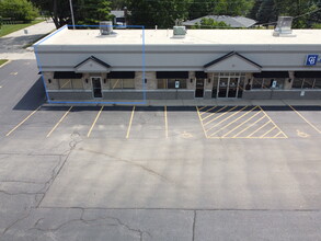 777-779 E Algonquin Rd, Algonquin, IL for lease Building Photo- Image 1 of 4