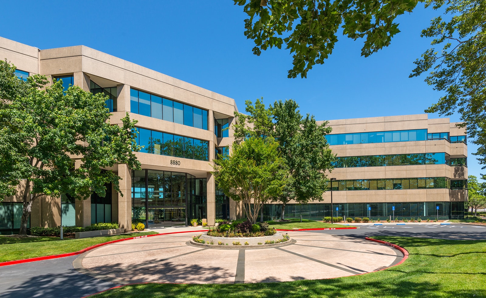 8880 Cal Center Dr, Sacramento, CA for lease Building Photo- Image 1 of 15