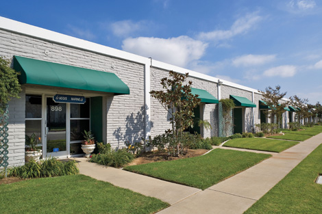 868-882 W 16th St, Newport Beach, CA for lease - Building Photo - Image 1 of 6