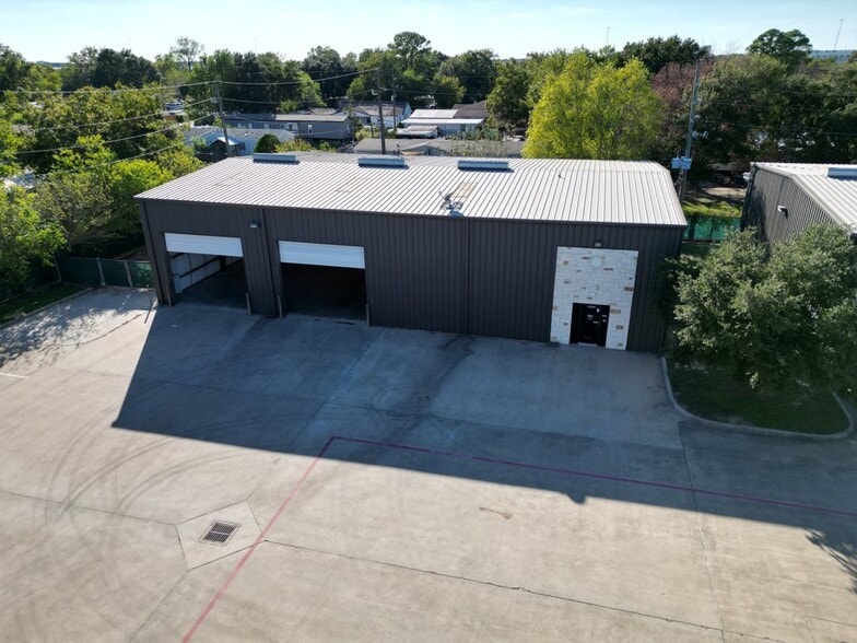 10205 Windfern Rd, Houston, TX for lease - Building Photo - Image 2 of 13