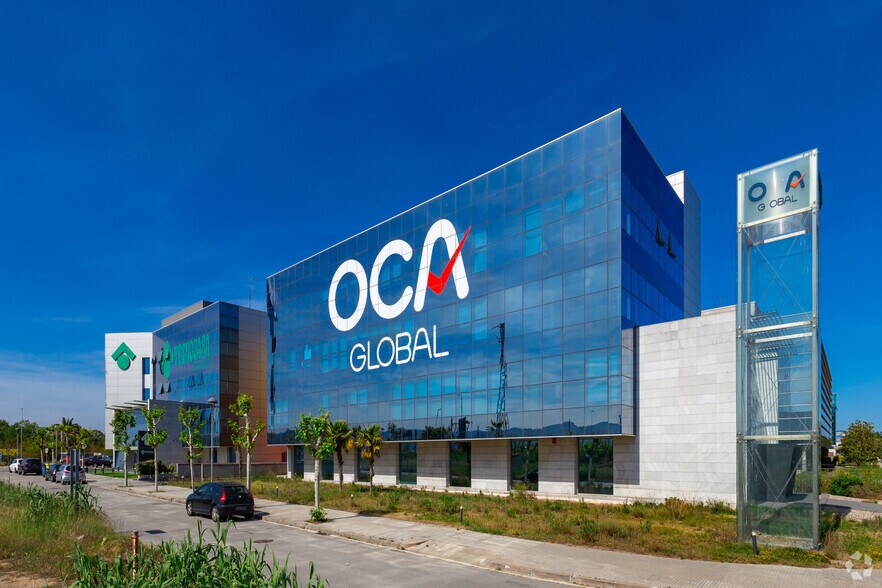 Office in El Prat de Llobregat, Barcelona for lease - Building Photo - Image 3 of 6