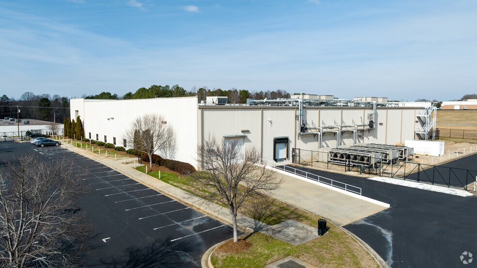 2436 Penny Rd, Claremont, NC for sale - Building Photo - Image 2 of 10