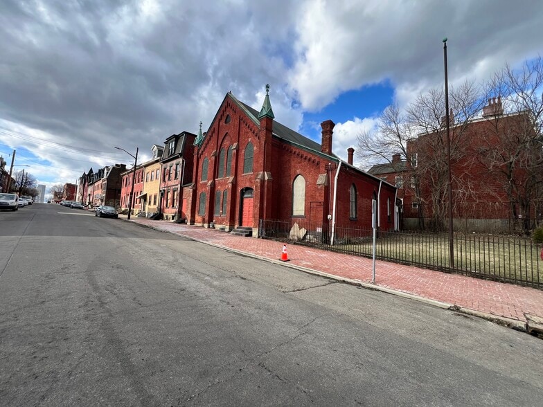 2035-2037 Forbes Ave, Pittsburgh, PA for sale - Building Photo - Image 3 of 14