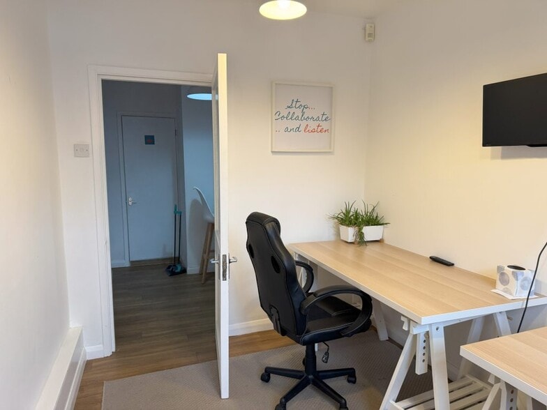 1 Cobden Rd, Sevenoaks for lease - Interior Photo - Image 2 of 6