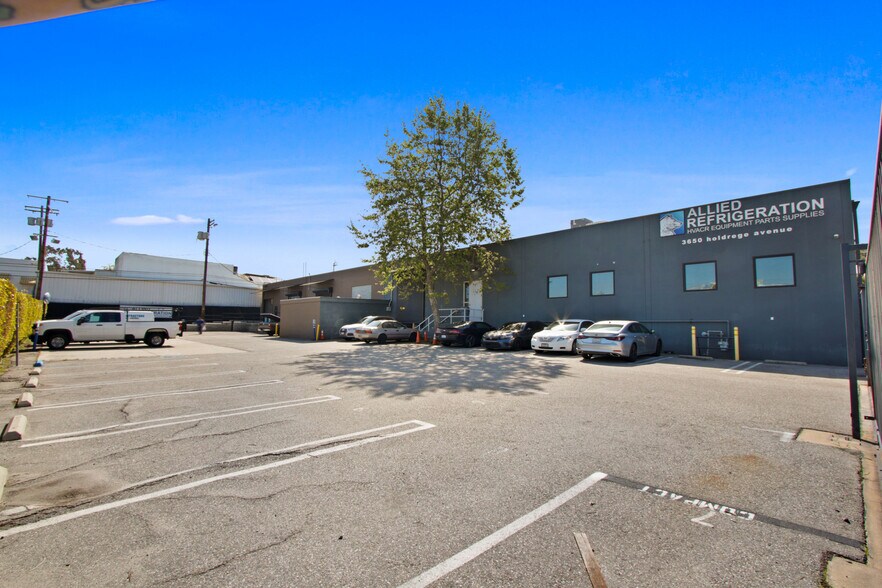 3650 S Holdrege Ave, Los Angeles, CA for lease - Building Photo - Image 2 of 14