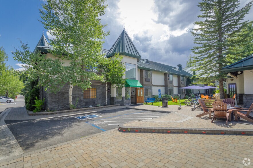 3696 Lake Tahoe Blvd, South Lake Tahoe, CA for sale - Primary Photo - Image 1 of 1