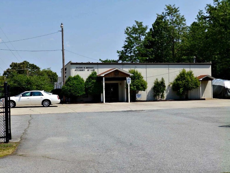 1207 Brentwood St, High Point, NC for sale - Primary Photo - Image 1 of 1